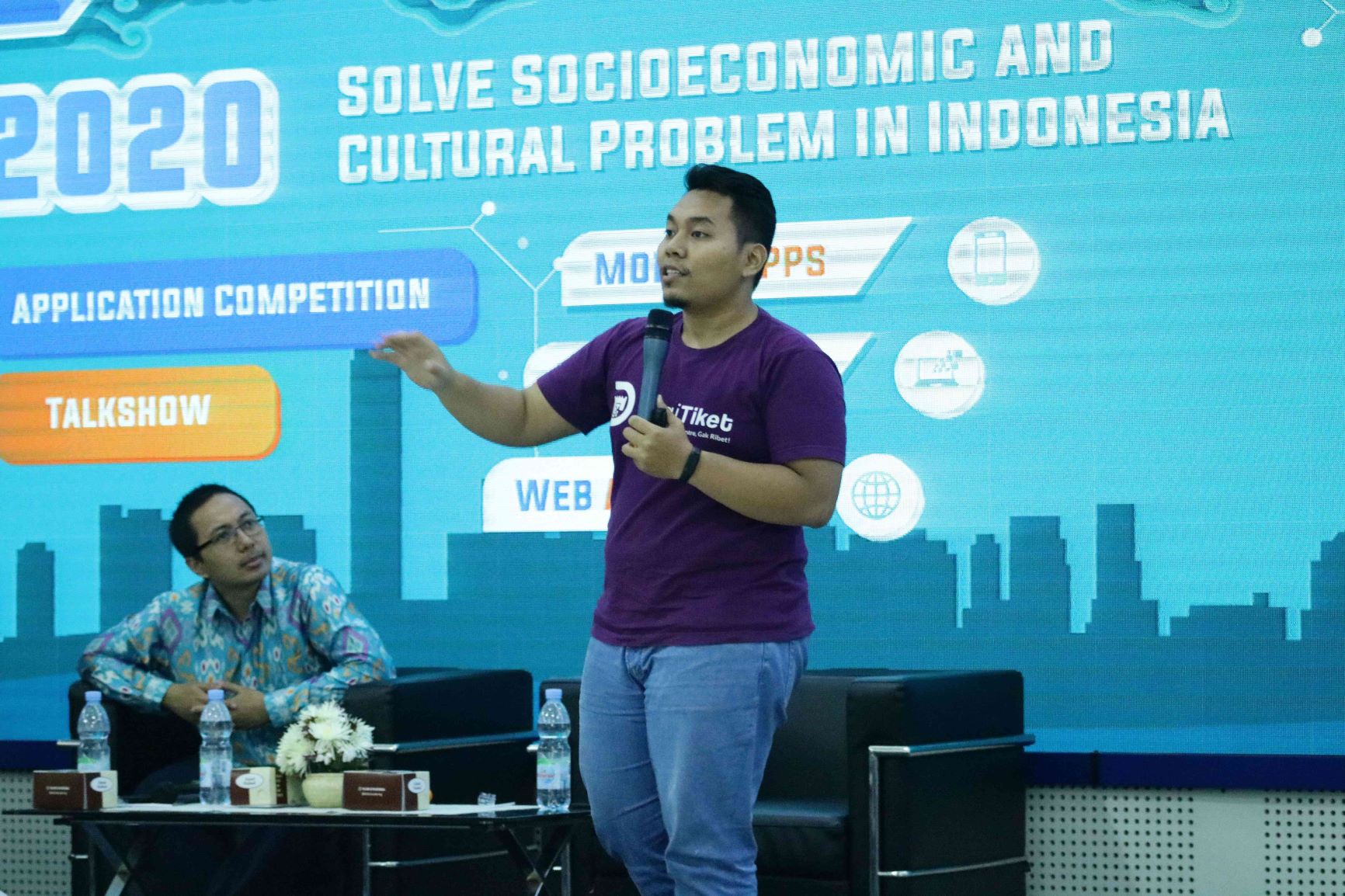 Talkshow sesi 2 dengan Rizqi Mulyantara CEO Digiticket.com